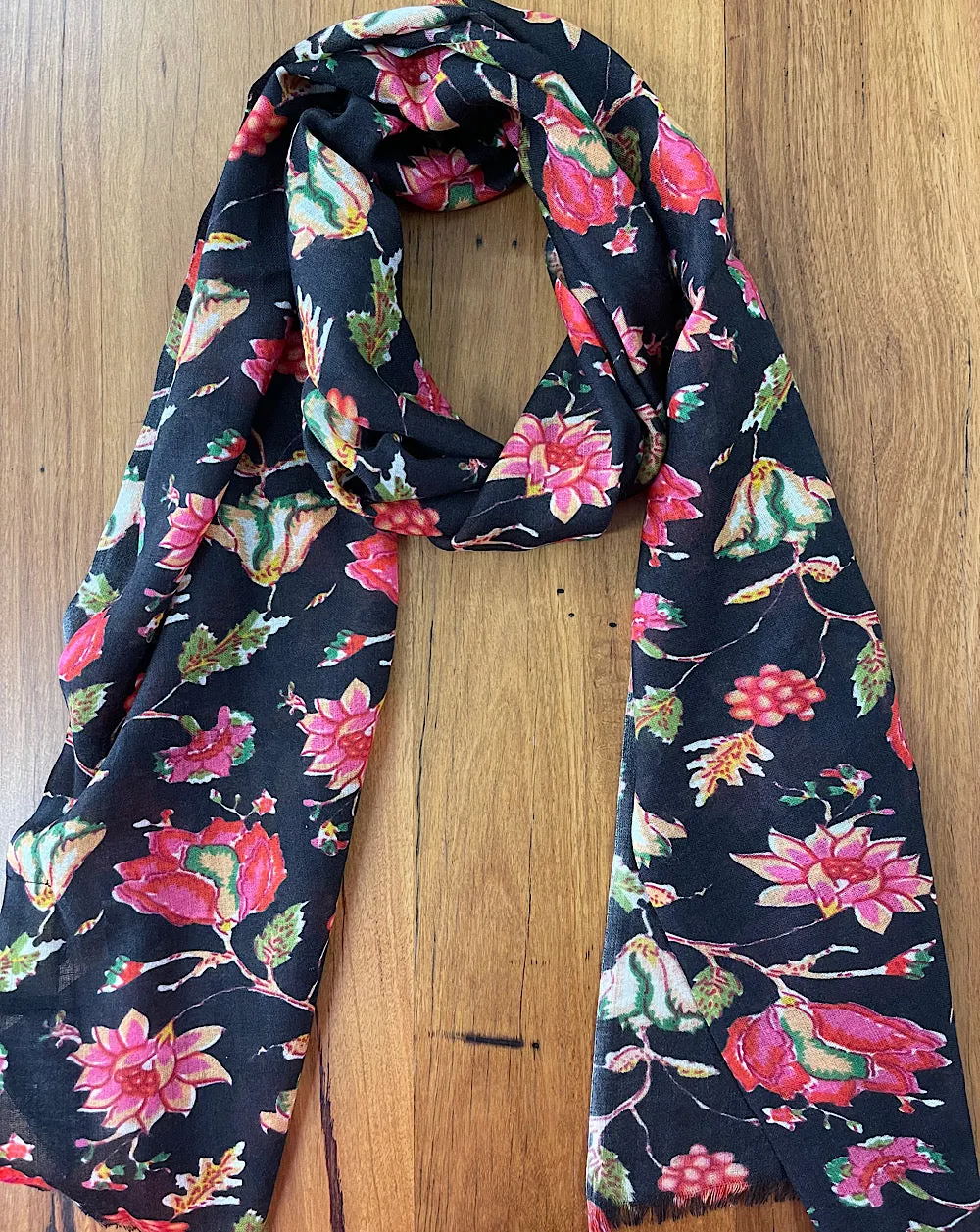 BLOCK PRINT FLOWERS BLACK