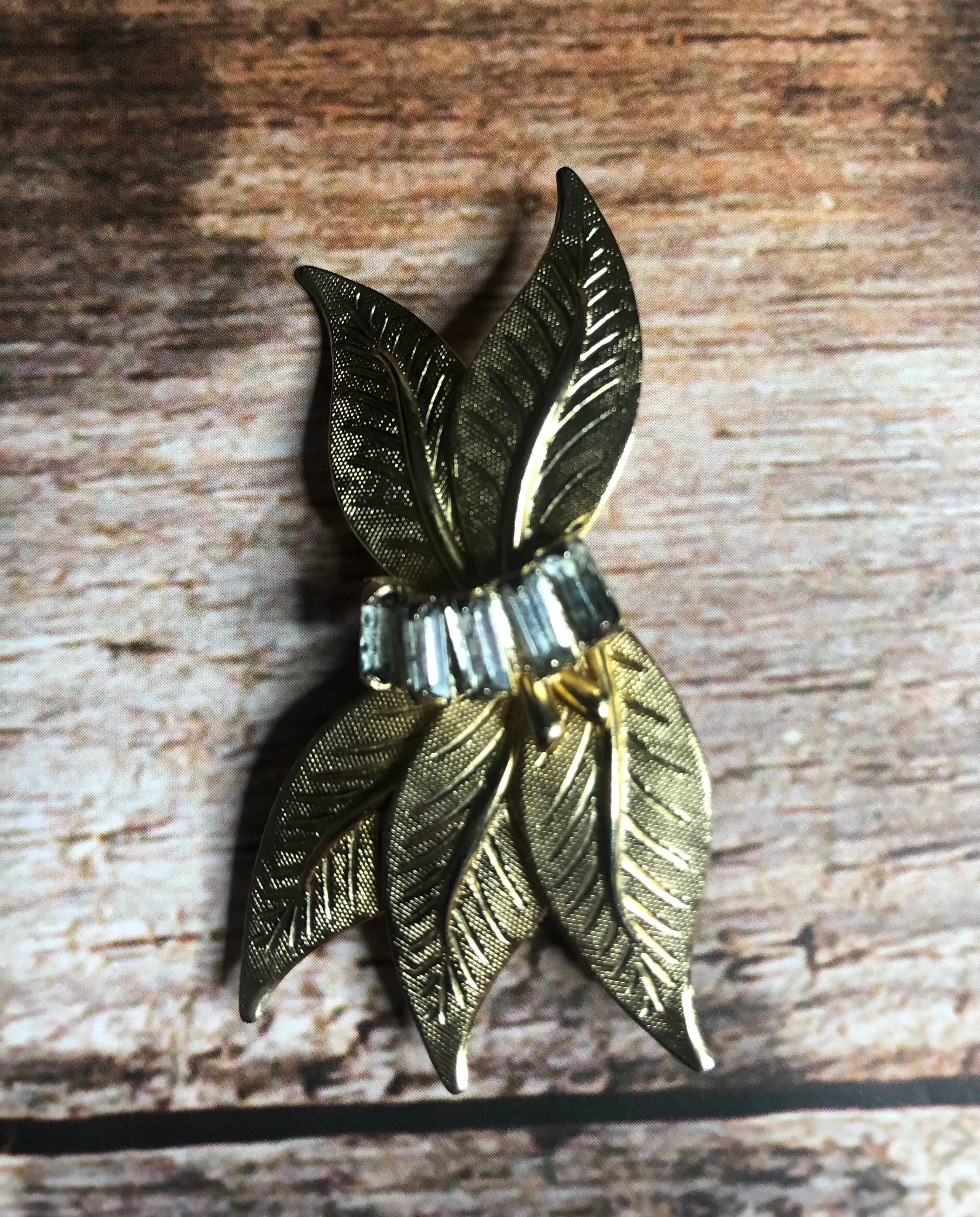 Gold Leaf and Rhinestone Vintage Retro Brooch Pin