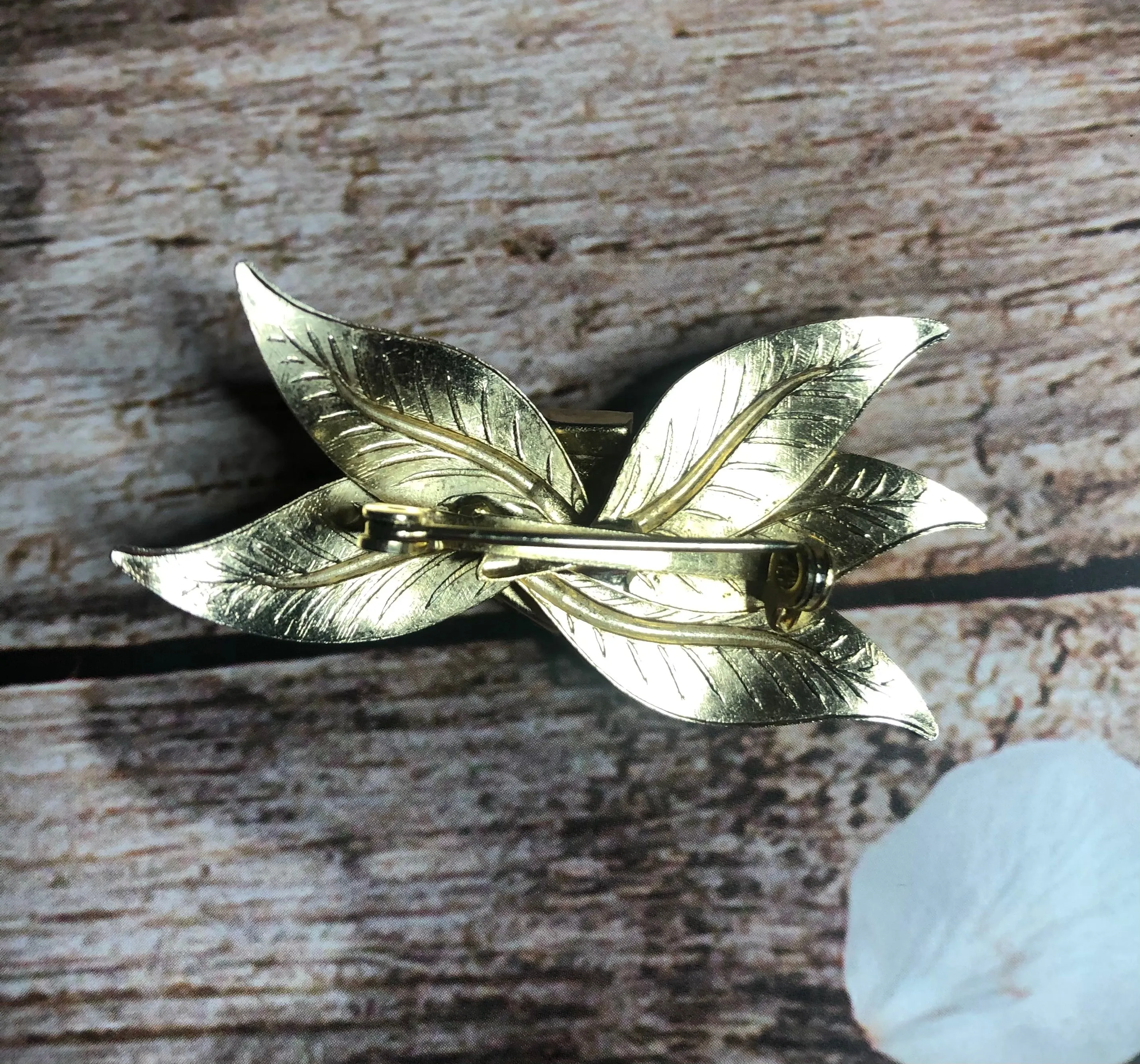 Gold Leaf and Rhinestone Vintage Retro Brooch Pin